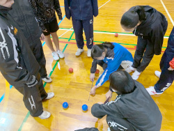日ノ本学園高等学校でボッチャ体験授業の様子