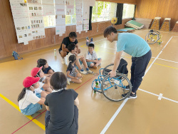 豊地小学校でのパラスポーツ体験写真