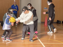 西脇ジュニアじんけん教室でのブラインドラグビー写真
