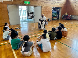 竹田小学校のボッチャ体験教室の様子