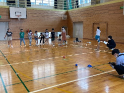 竹田小学校のボッチャ体験教室の様子