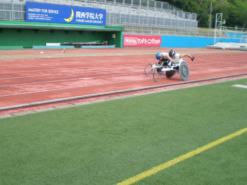兵庫県障害者スポーツ推進プロジェクト障害者アスリートマルチサポート事業　陸上競技練習会