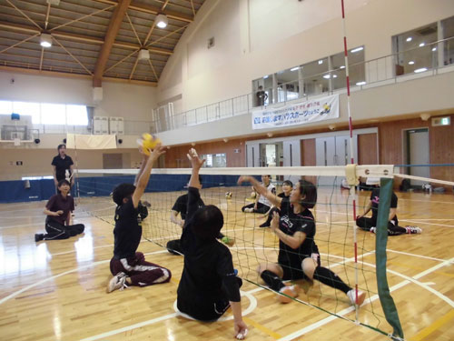 兵庫県障害者スポーツ推進プロジェクト障害者アスリートマルチサポート事業　シッティングバレーボール競技練習会・記録会・交流会