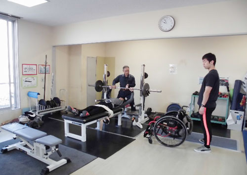 兵庫県障害者スポーツ推進プロジェクト障害者アスリートマルチサポート事業　パワーリフティング競技練習会