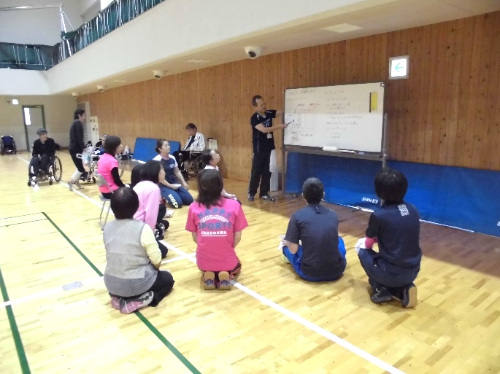 一般スポーツ団体との交流事業　ローリングバレーボール体験交流会